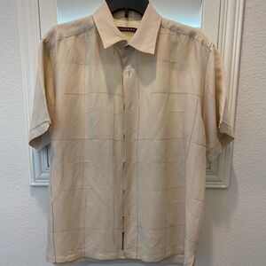 Men’s casual button-down shirt